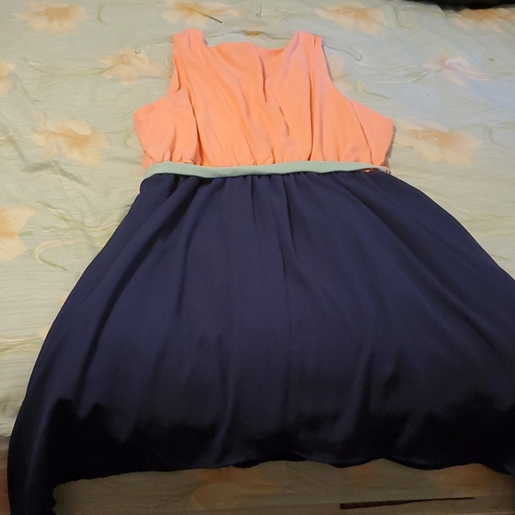 Color Block Spring Dress - Picture 4 of 7